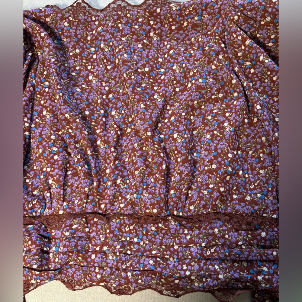 ASTR The Label NWT Brown and Purple Floral Top Size M - Picture 11 of 12